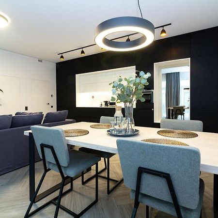 Cohost I Oldtown 60M2 Apt W-Garage Parking, Balcony & Self Check-In VNO Buitenkant foto