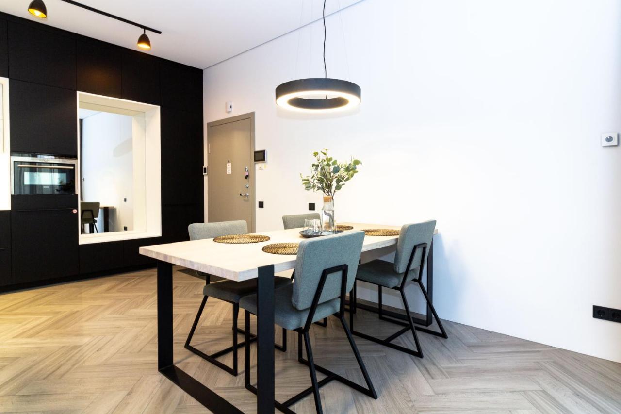 Cohost I Oldtown 60M2 Apt W-Garage Parking, Balcony & Self Check-In VNO Buitenkant foto